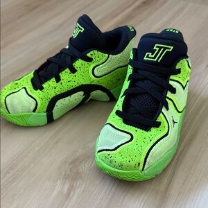 LITTLE KIDS' NEON GREEN & BLACK JORDAN TATUM 3 BASKETBALL SHOES